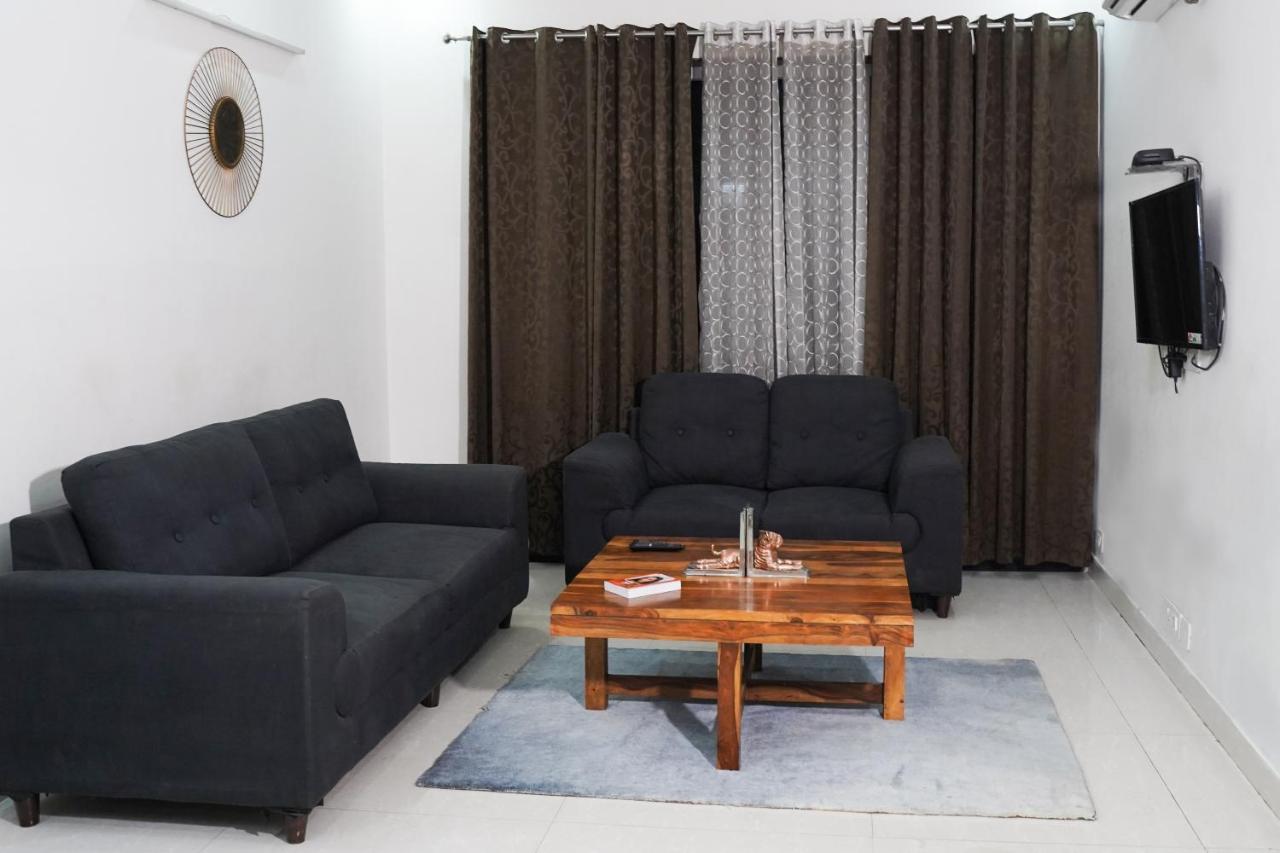 Lime Tree Luxurious 3Bhk Serviced Apartment Near Medanta Gurgaon Exterior photo