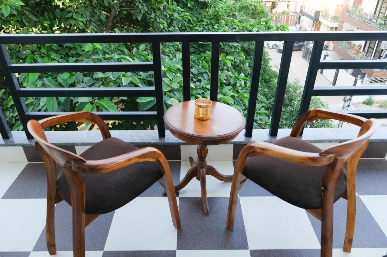 Lime Tree Luxurious 3Bhk Serviced Apartment Near Medanta Gurgaon Exterior photo